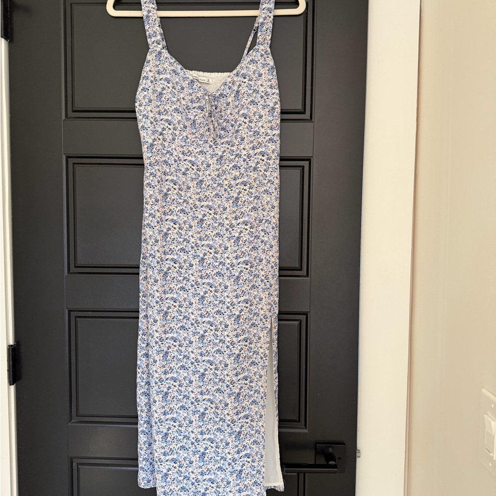 Abercrombie Floral Blue and White Midi Dress